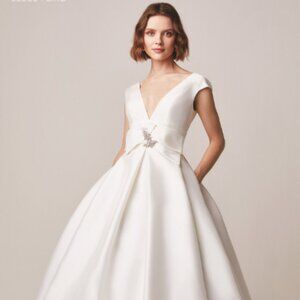 Gorgeous Jesus Peiro Wedding Dress